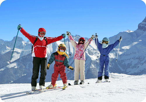 Sommet des pistes de ski en famille